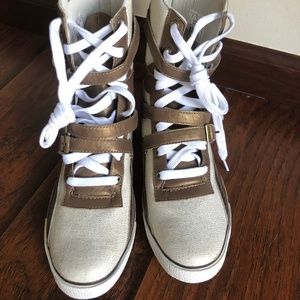 Brand-new pair of L.A.M.B. lace up shoe sneakers